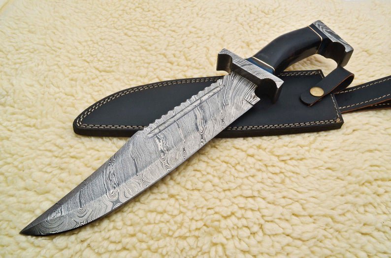 15.5'' Custom Hand Made Forged Hunter Knife Damascus Steel Bowie Knife Handle Sheep Horn