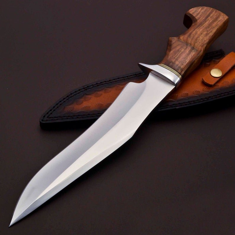 Handmade D2 Custom Steel Hunting Bowie Knife Fixed Blade with Leather sheath Handle Walnut wood