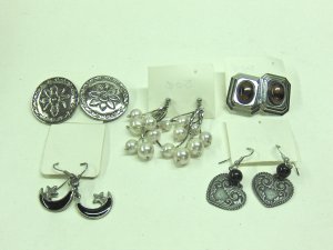 MIXED LOT H:5 pairs Pierced Earrings, silver tone, black, brown, pearl