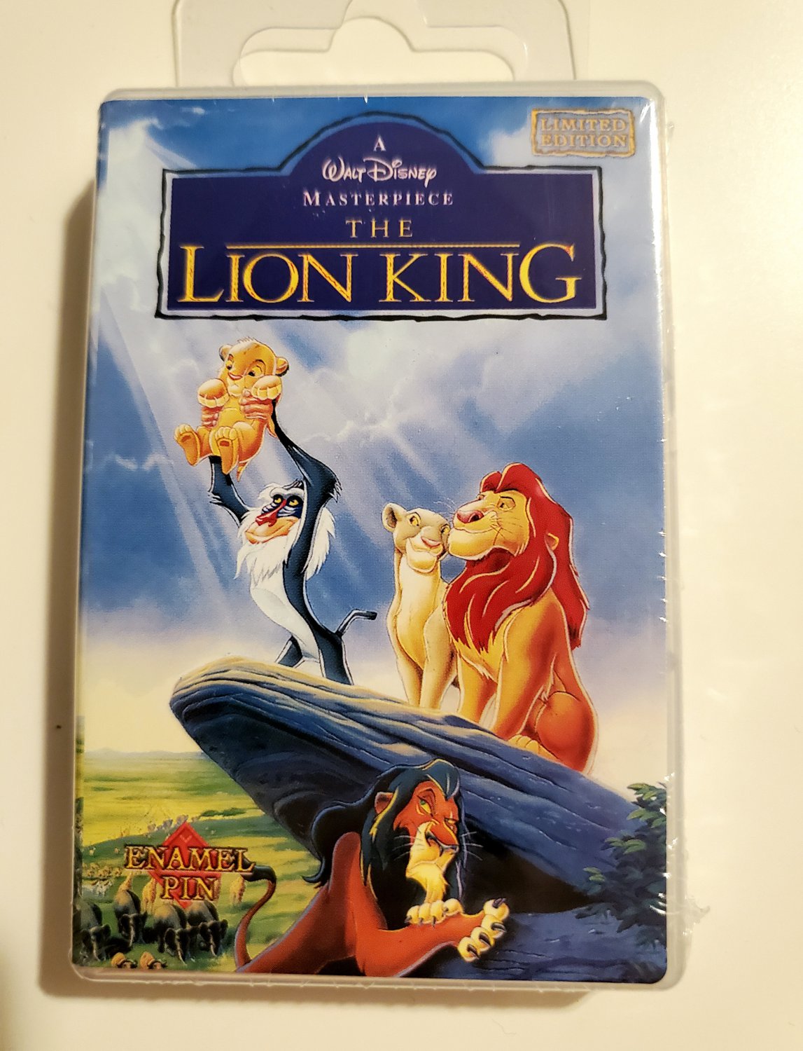 The Lion King enamel pin Vhs case Hakuna Matata Limited Edition Disney