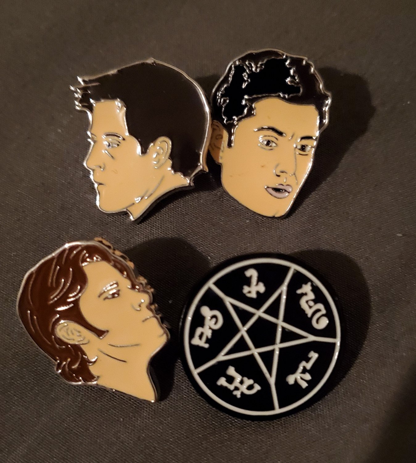 Supernatural pin set x 4 Sean Dean Castiel pentagram metal rare