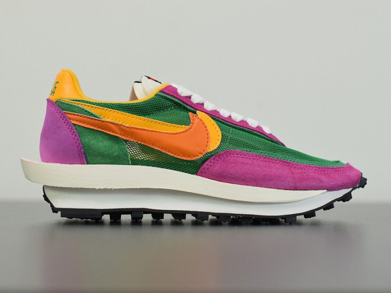 Sacai x Nike LDWaffle Pine Green BV0073-301