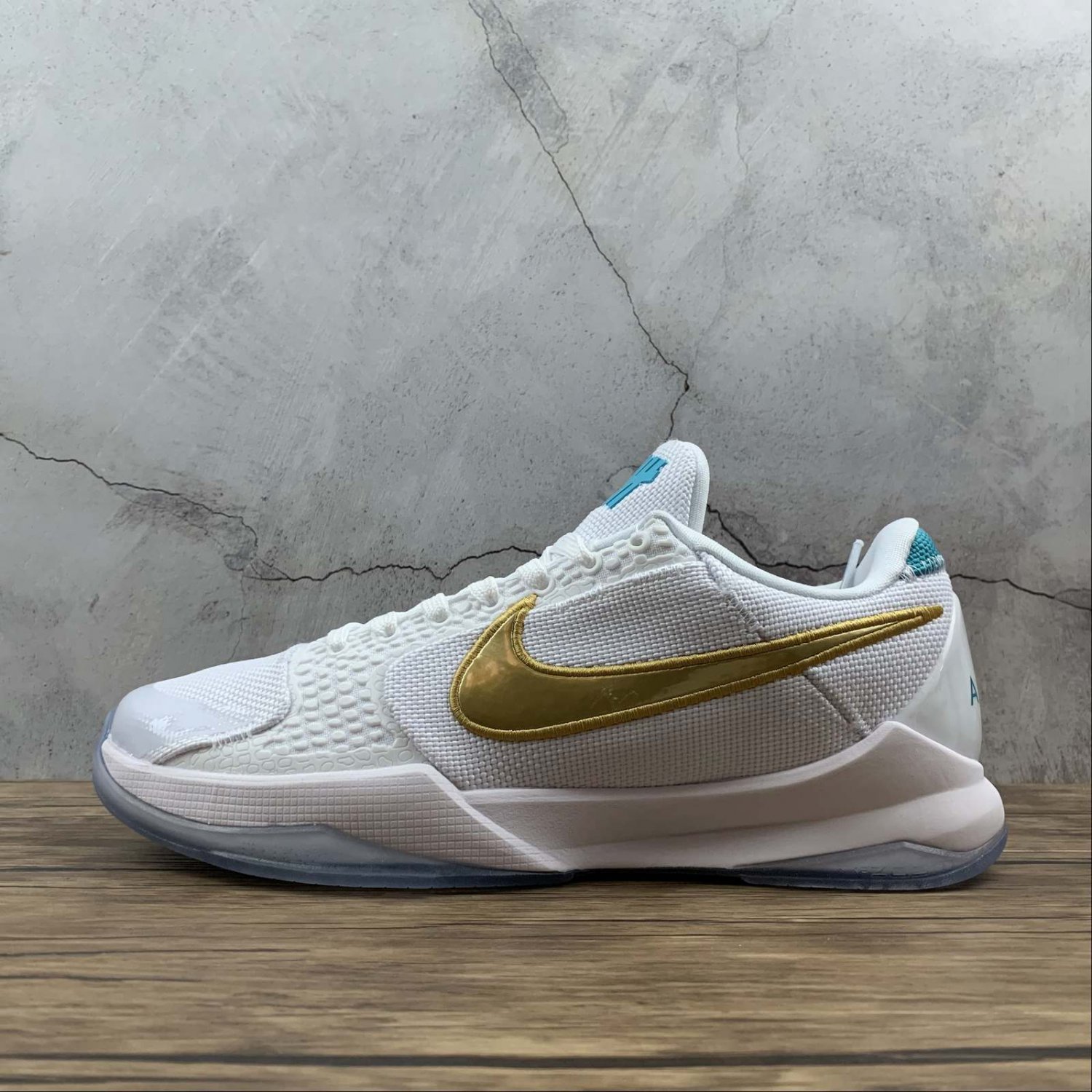 undefeated-nike-kobe-5-protro-unlucky-13-DB4796-100