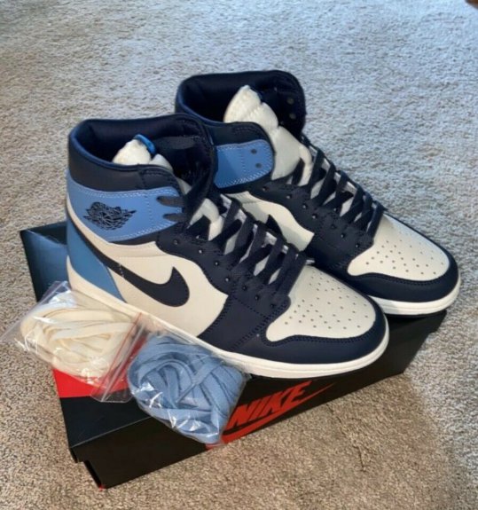 Jordan 1 Retro High Obsidian UNC