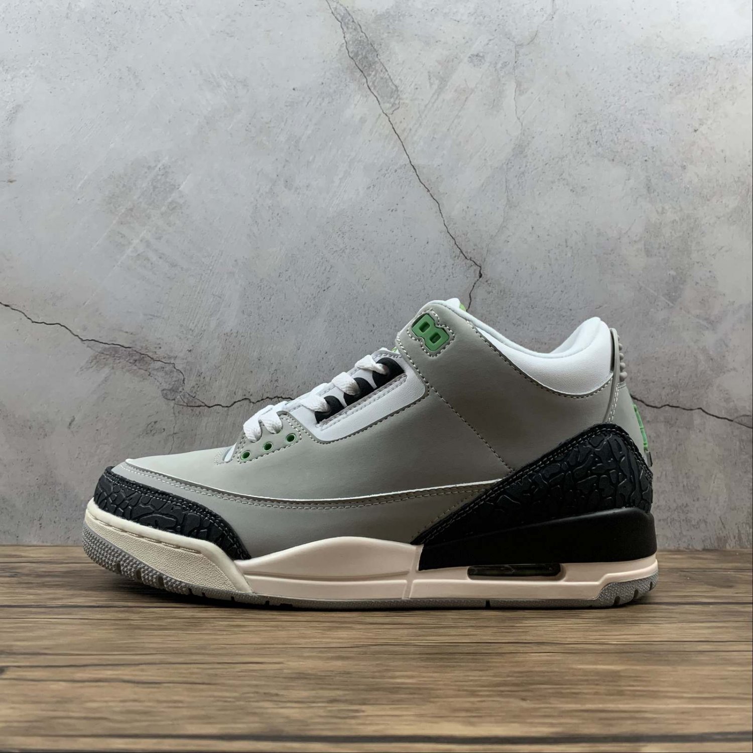 Air Jordan 3 Retro Chlorophyll - 136064-006