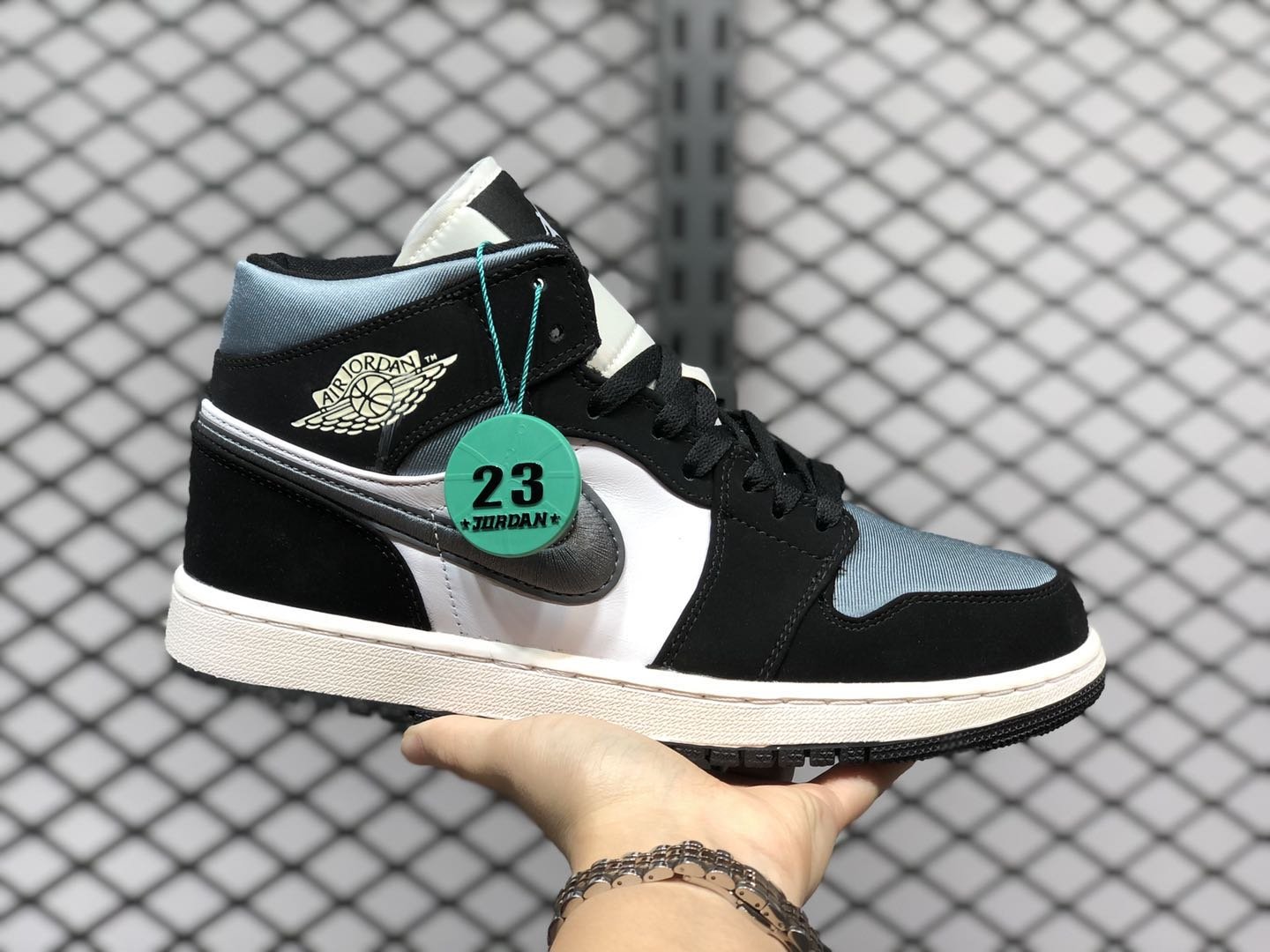 Air Jordan 1 Mid Smoke Grey