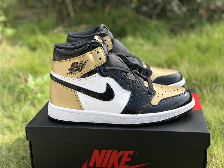 Air Jordan 1 Retro High OG NRG 'Gold Toe' 861428 007
