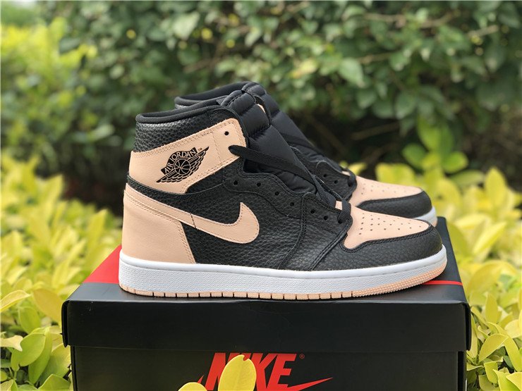 Jordan 1 Retro High Black Crimson Tint 555088-081