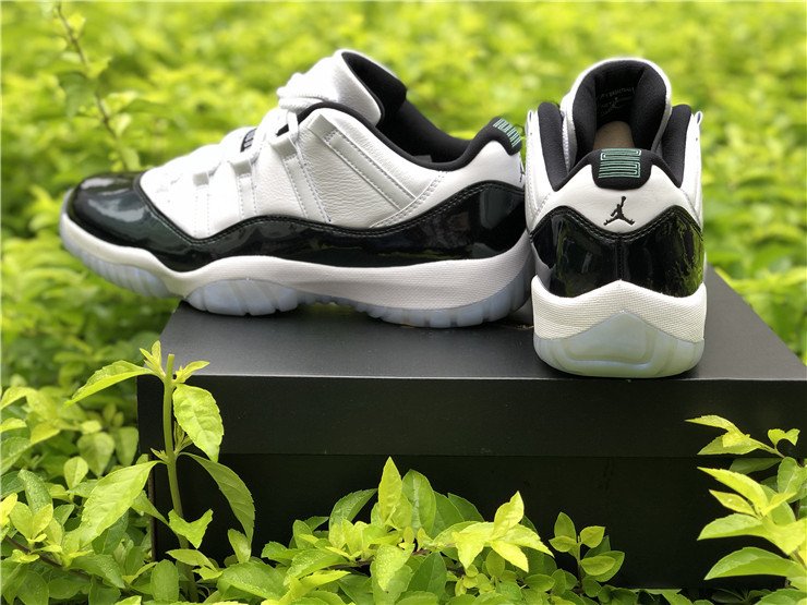 Jordan 11 Retro Low Iridescent