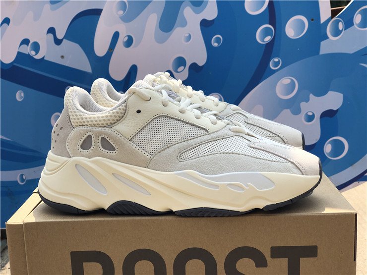 Yeezy Boost 700 'Analog' EG7596