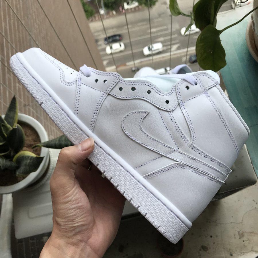 Air Jordan 1 white 555088-104