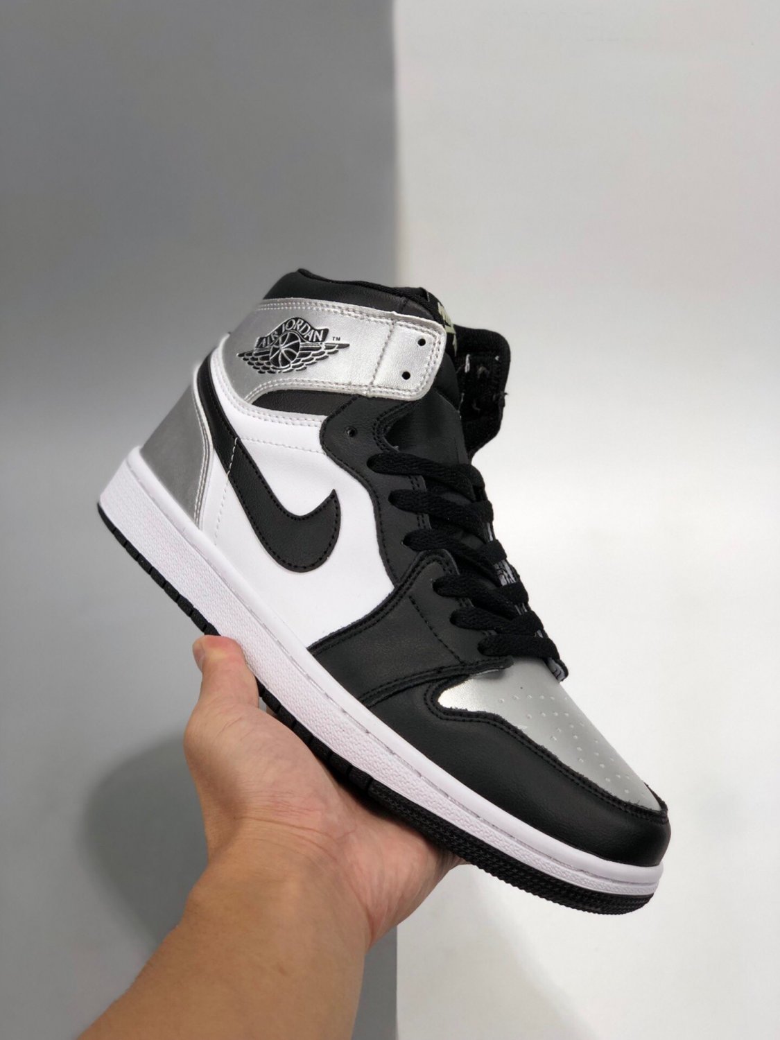 Air Jordan 1 High OG &acirc;��Silver Toe&acirc;�� Black Metallic Silver-White CD0461-001 For Sale