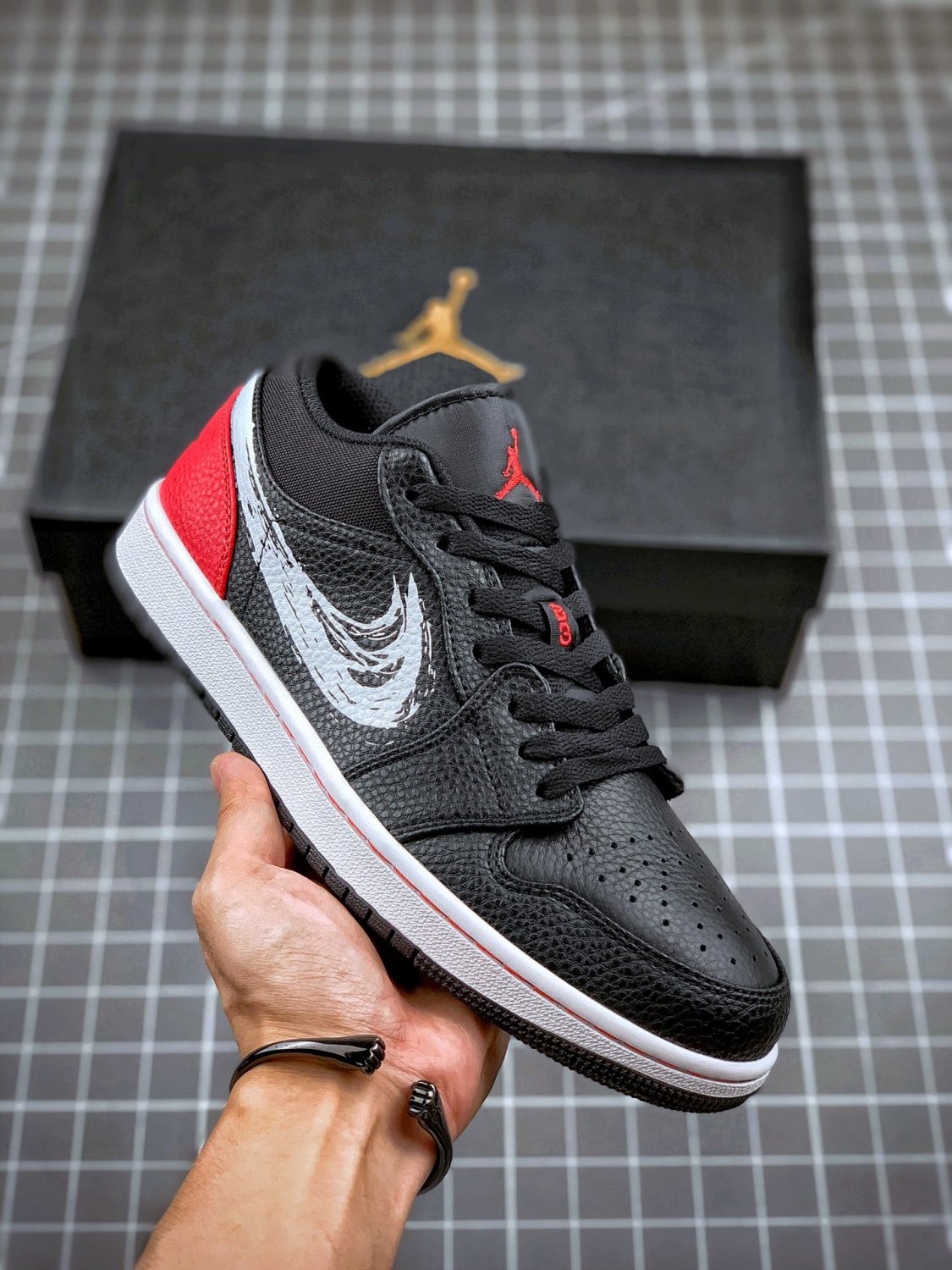 Air Jordan 1 Low 'Brushstroke Swoosh' Black For Sale – New Jordans 2021