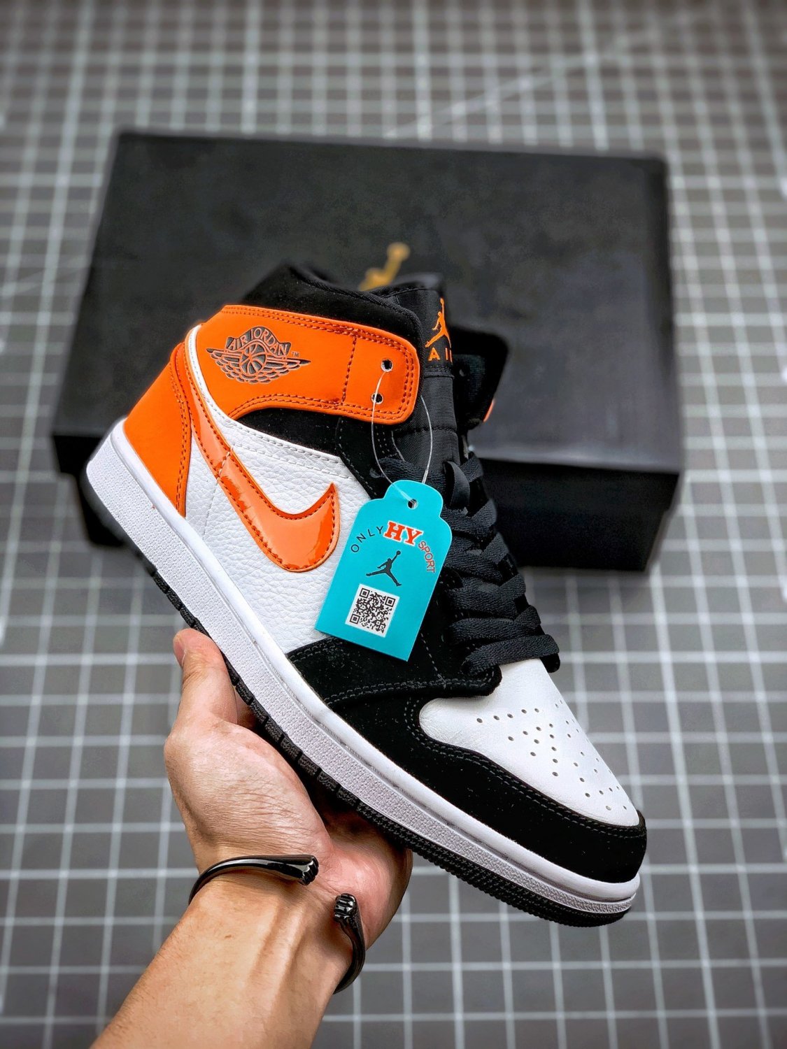 Air Jordan 1 Mid &acirc;��Shattered Backboard&acirc;�� Black Starfish-White On Sale