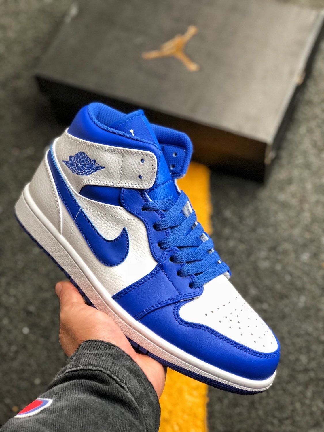 Air Jordan 1 Mid White Hyper Royal 554724-114 On Sale