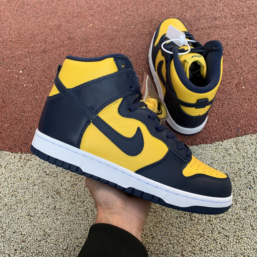Nike Dunk High SP Michigan CZ8149-700