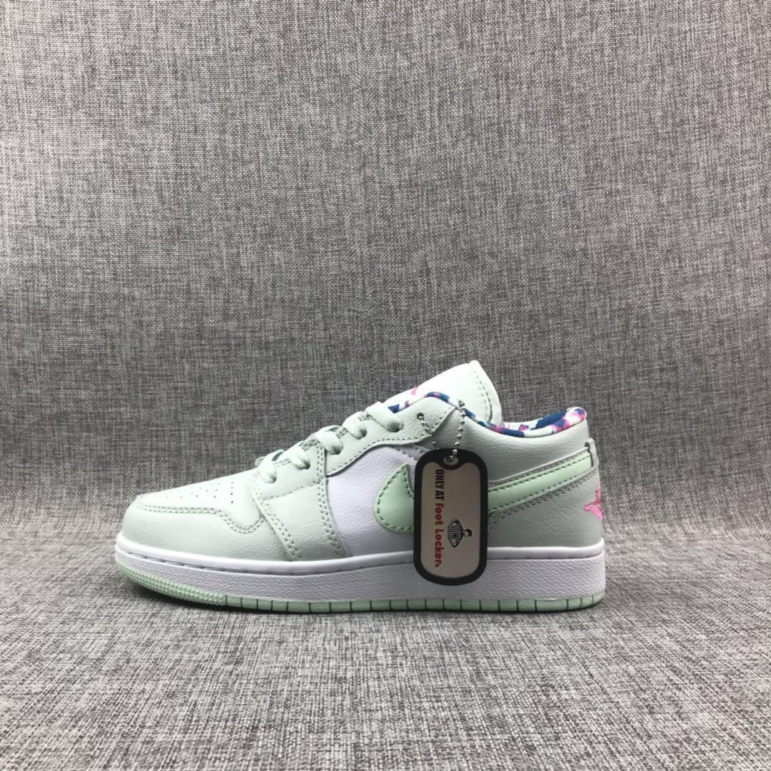 Air Jordan 1 Low 'Barely Grey Spruce' 554723 051