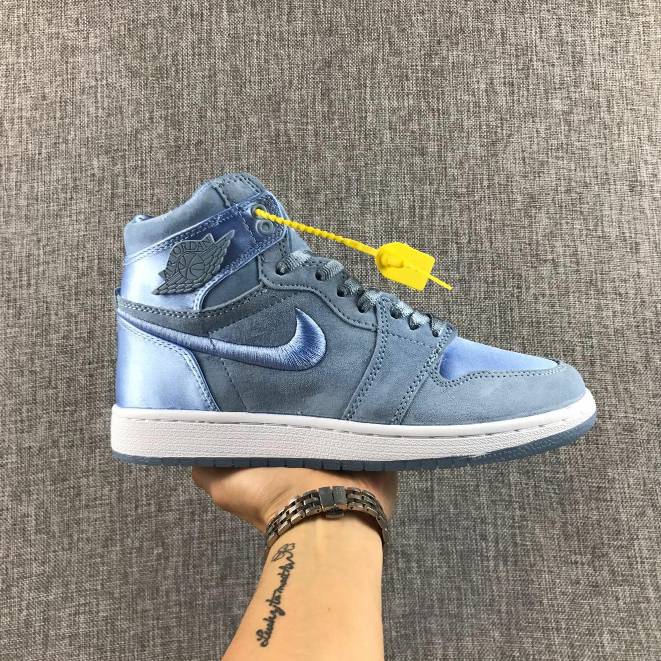 Wmns Air Jordan 1 Retro High 'Season of Her Hydrogen Blue' AO1847 445