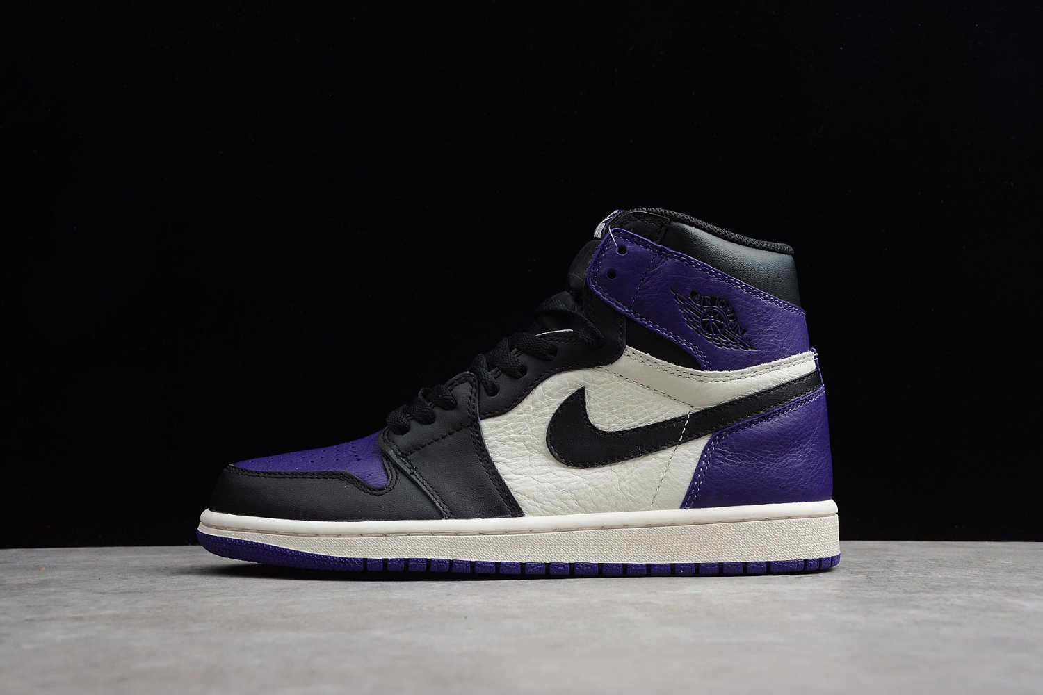 Air Jordan 1 Retro High OG Court Purple - 555088 501