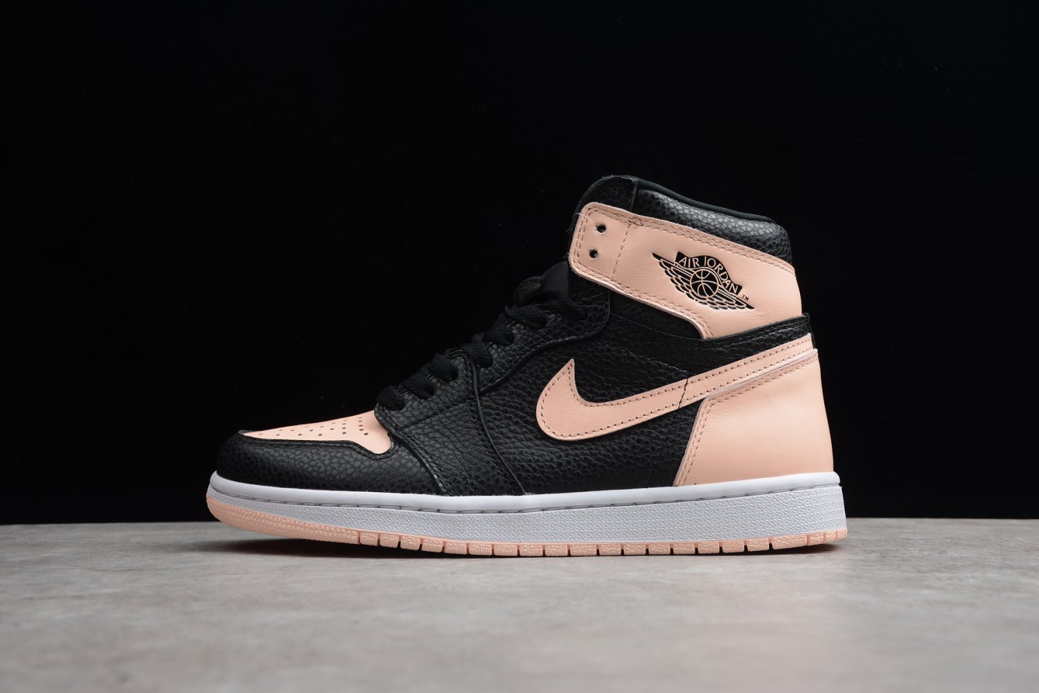 Air Jordan 1 Retro High OG 'Crimson Tint' - 555088 081