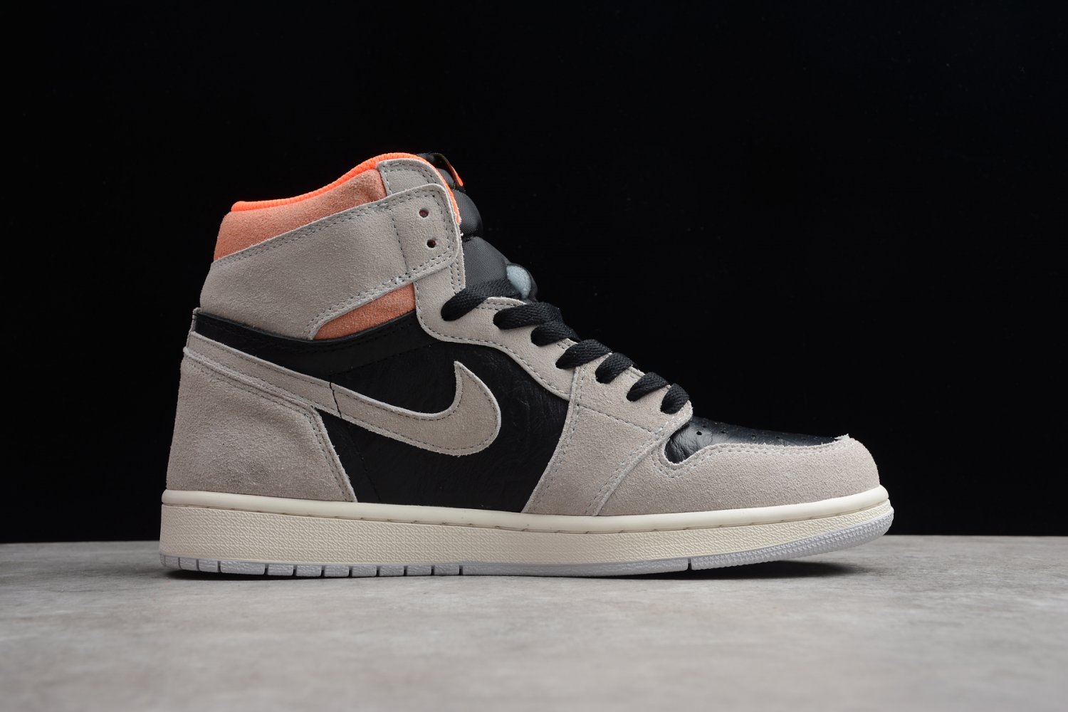 Jordan 1 Retro High Neutral Grey Hyper Crimson - 555088-018