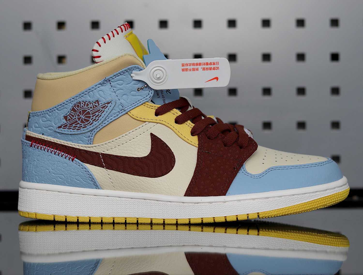 Maison Chateau Rouge x Air Jordan 1 Mid SE 'Fearless' CU2803 200