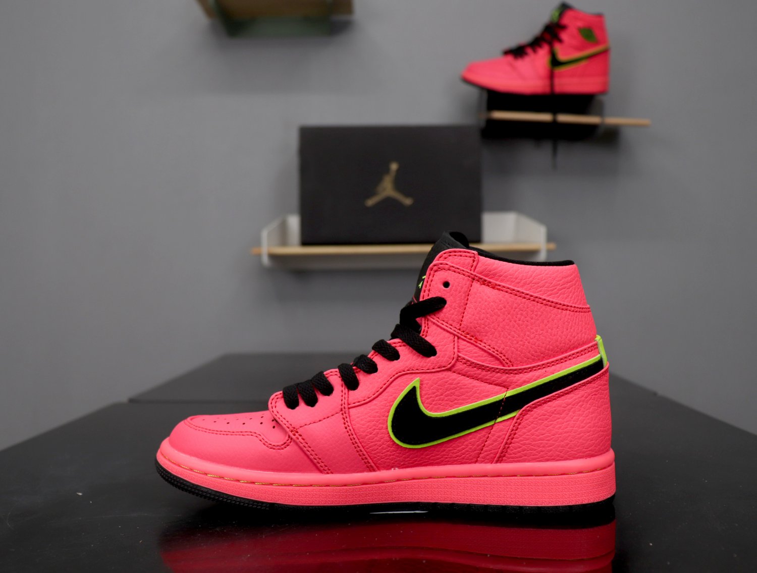 Wmns Air Jordan 1 High Premium 'Hot Punch' AQ9131 600