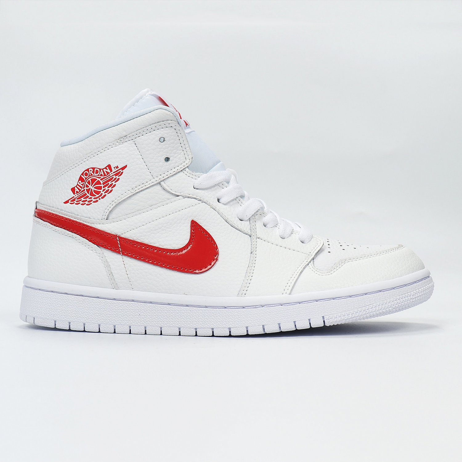 Wmns Air Jordan 1 Mid 'White University Red' BQ6472 106