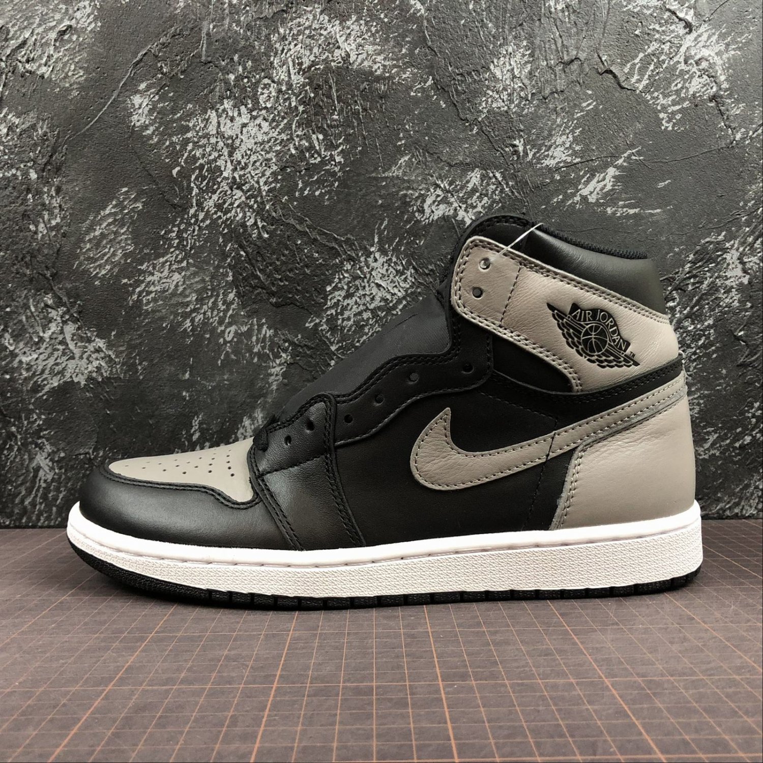 aj1 retro high shadow