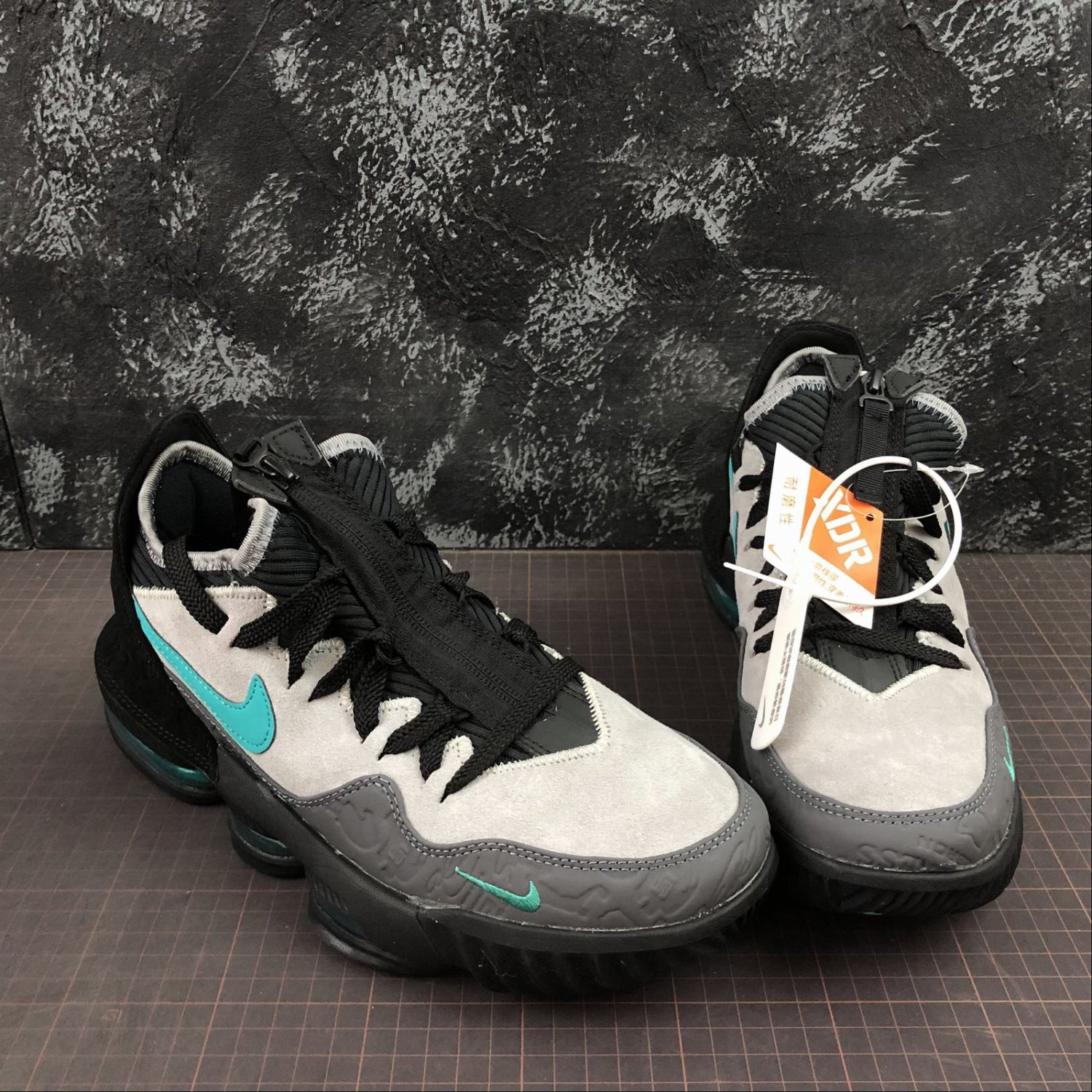 NIKE LEBRON XVI LOW AC EP ci3358-003