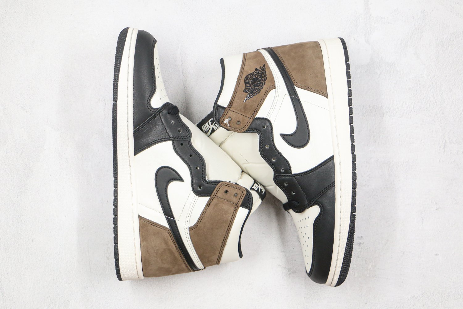Air Jordan 1 High OG&acirc;�� Dark Mocha&acirc;�� 555088 105