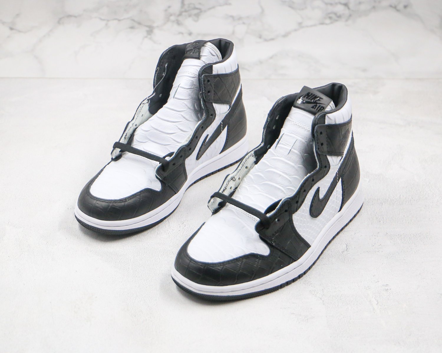 aj1 snake