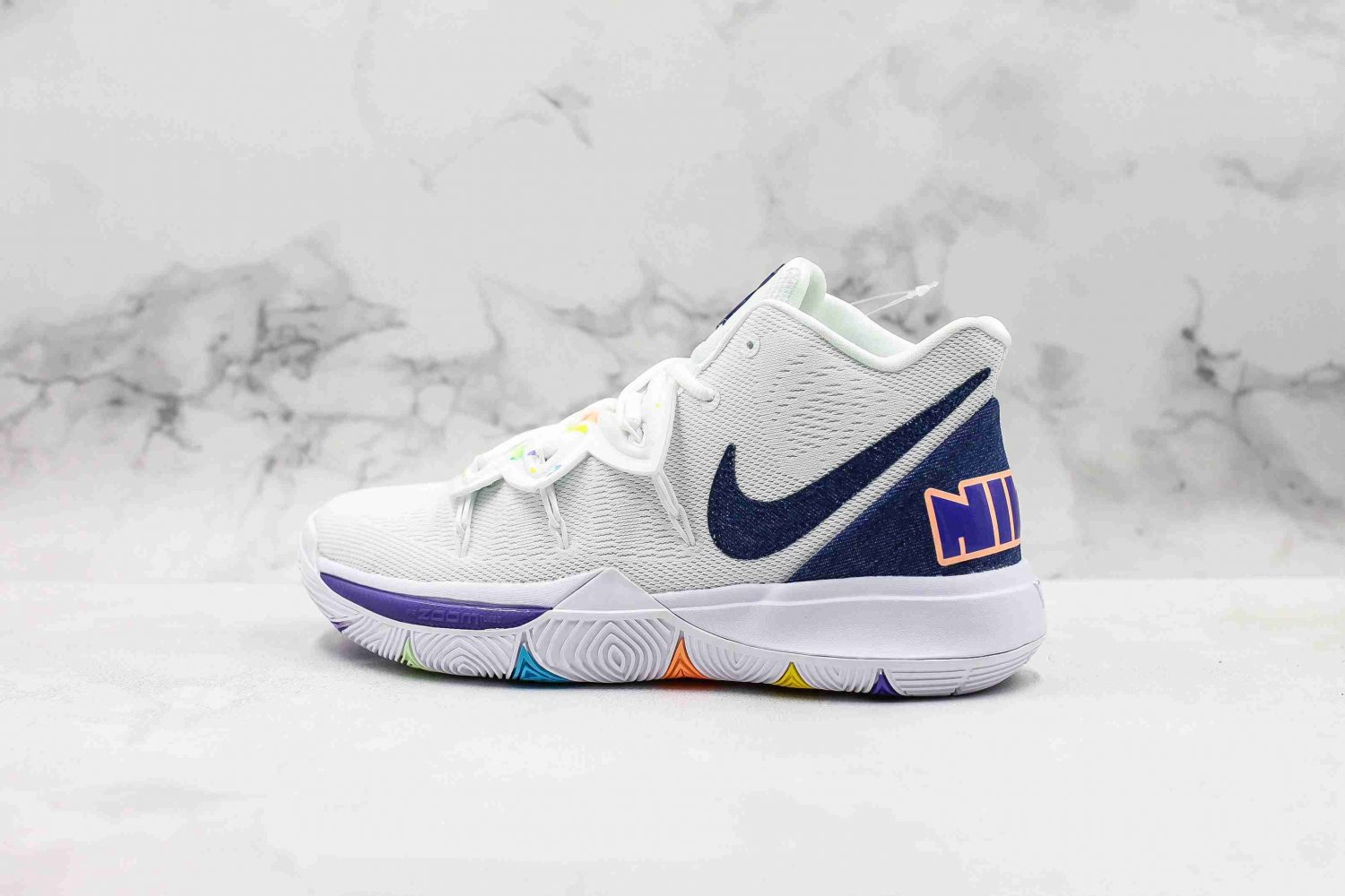 HAVE A NIKE DAY Nike Kyrie 5
