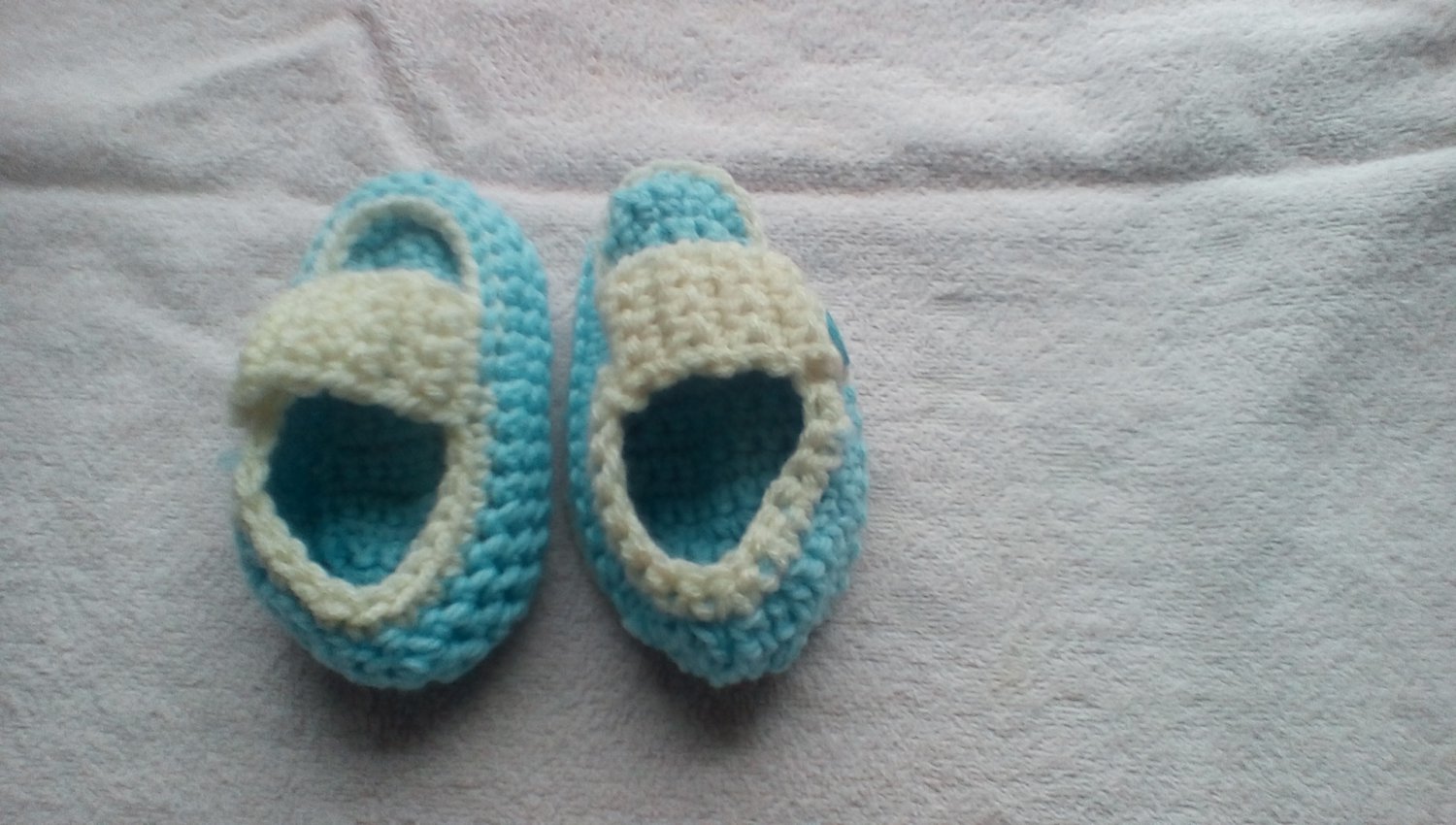 Blue crocheted newborn side buttoned loafers