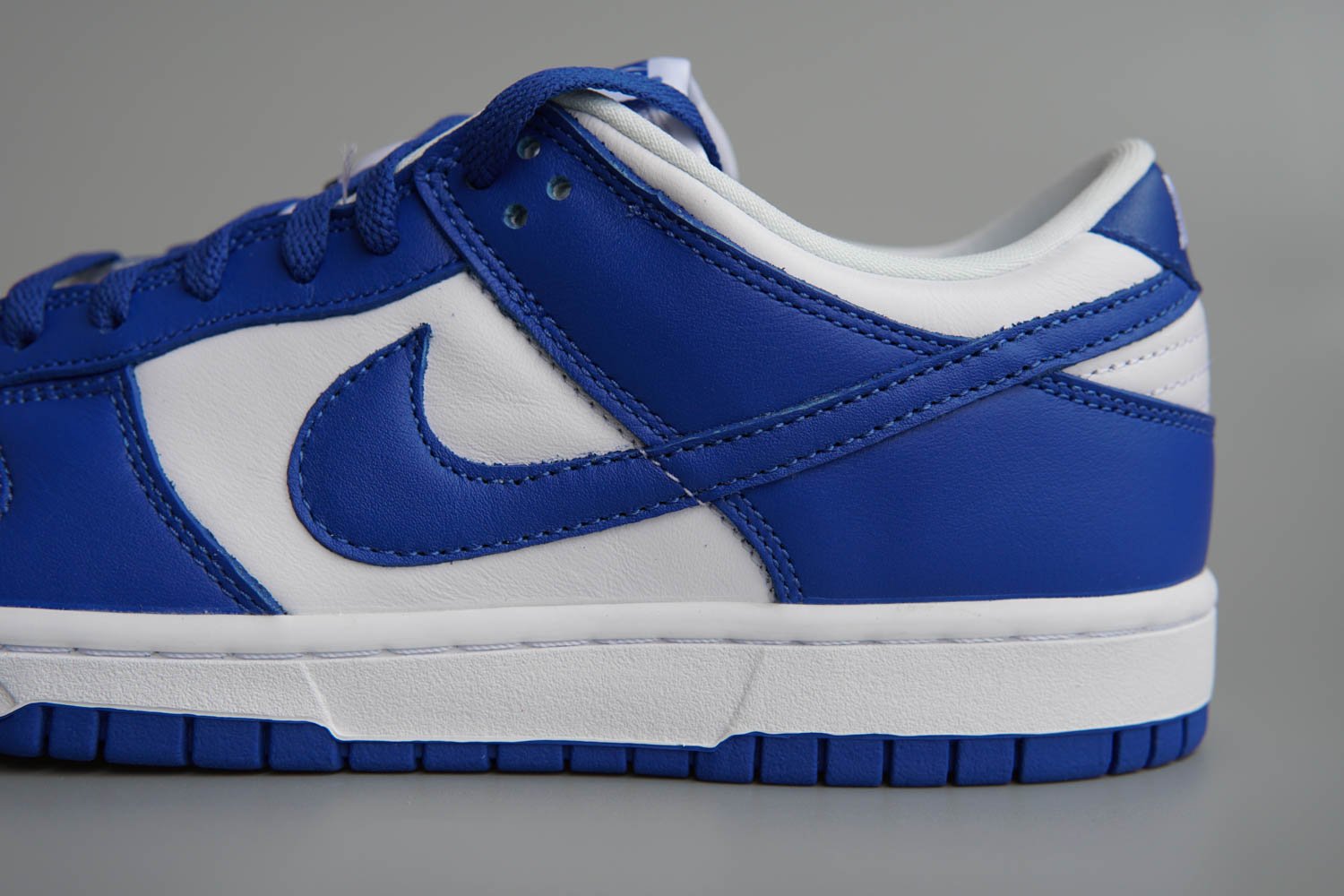 nike-dunk-low-sp-kentucky-blue-white