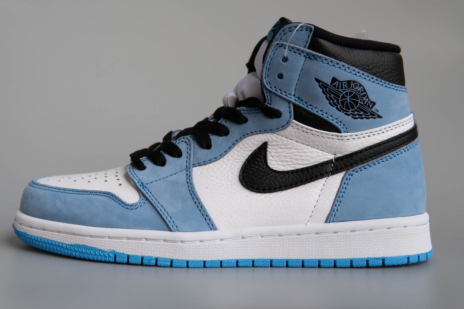 Jordan 1 Retro High White University Blue Black