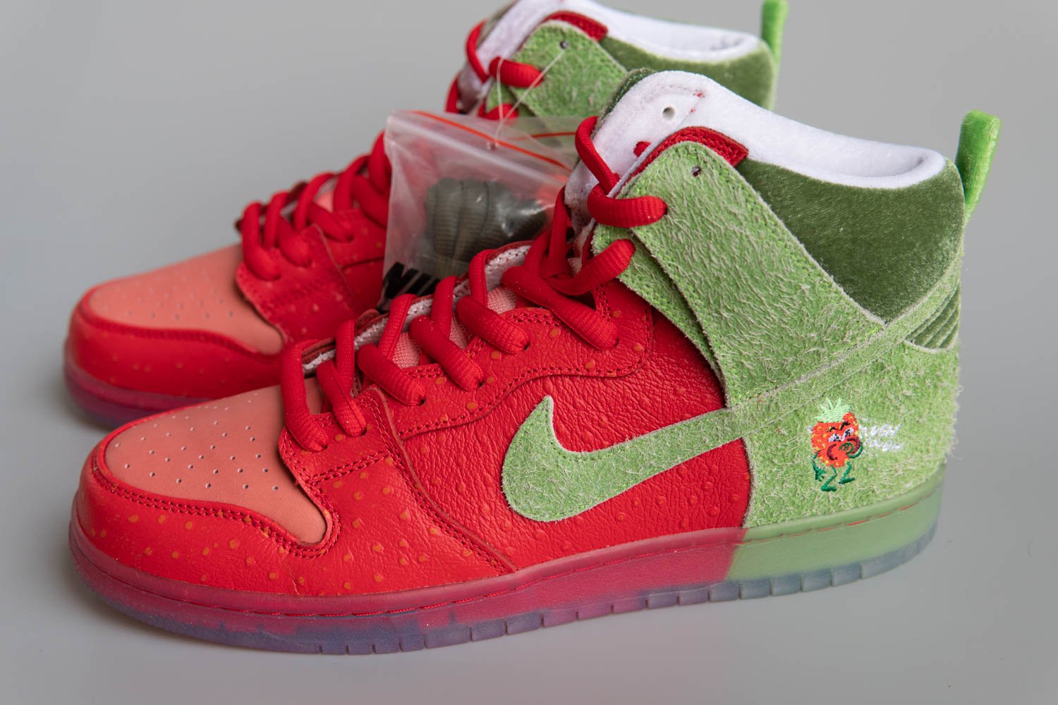 strawberry cough nike price