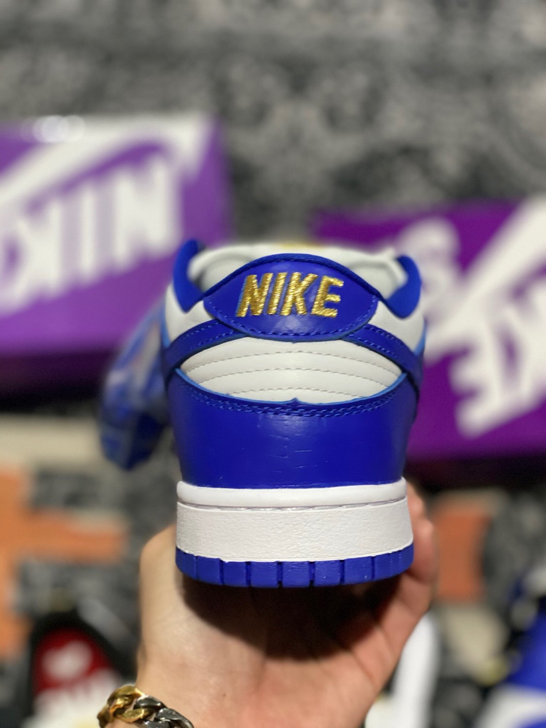 SB Dunk Low Supreme Stars Hyper Royal