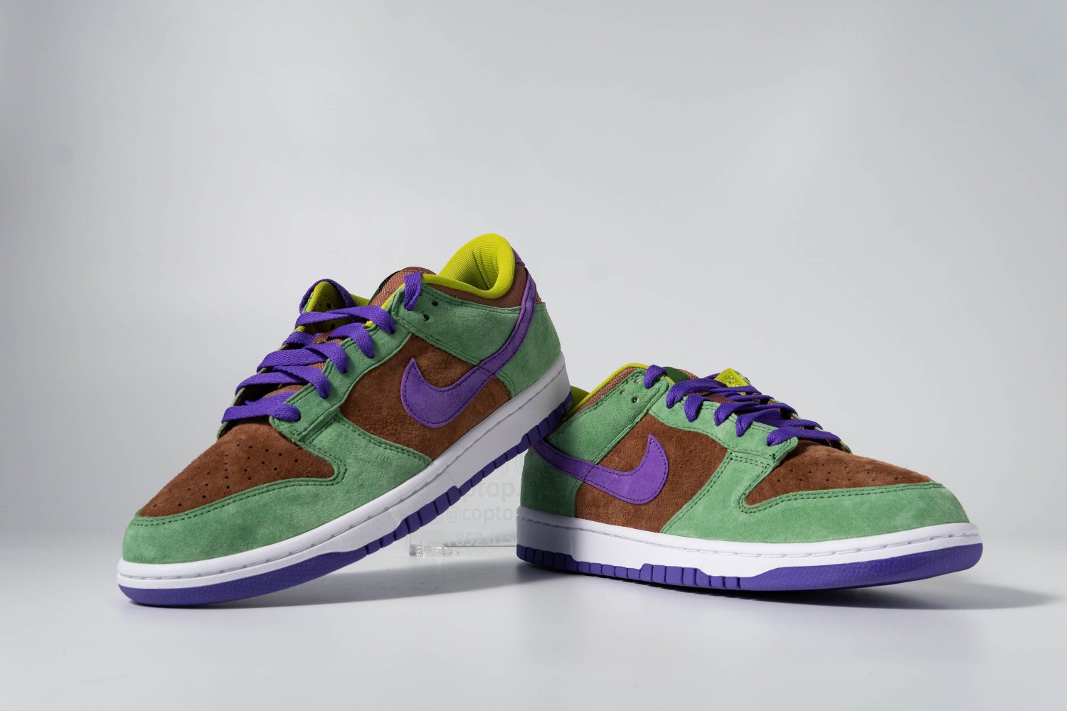 dunk low veneer stores