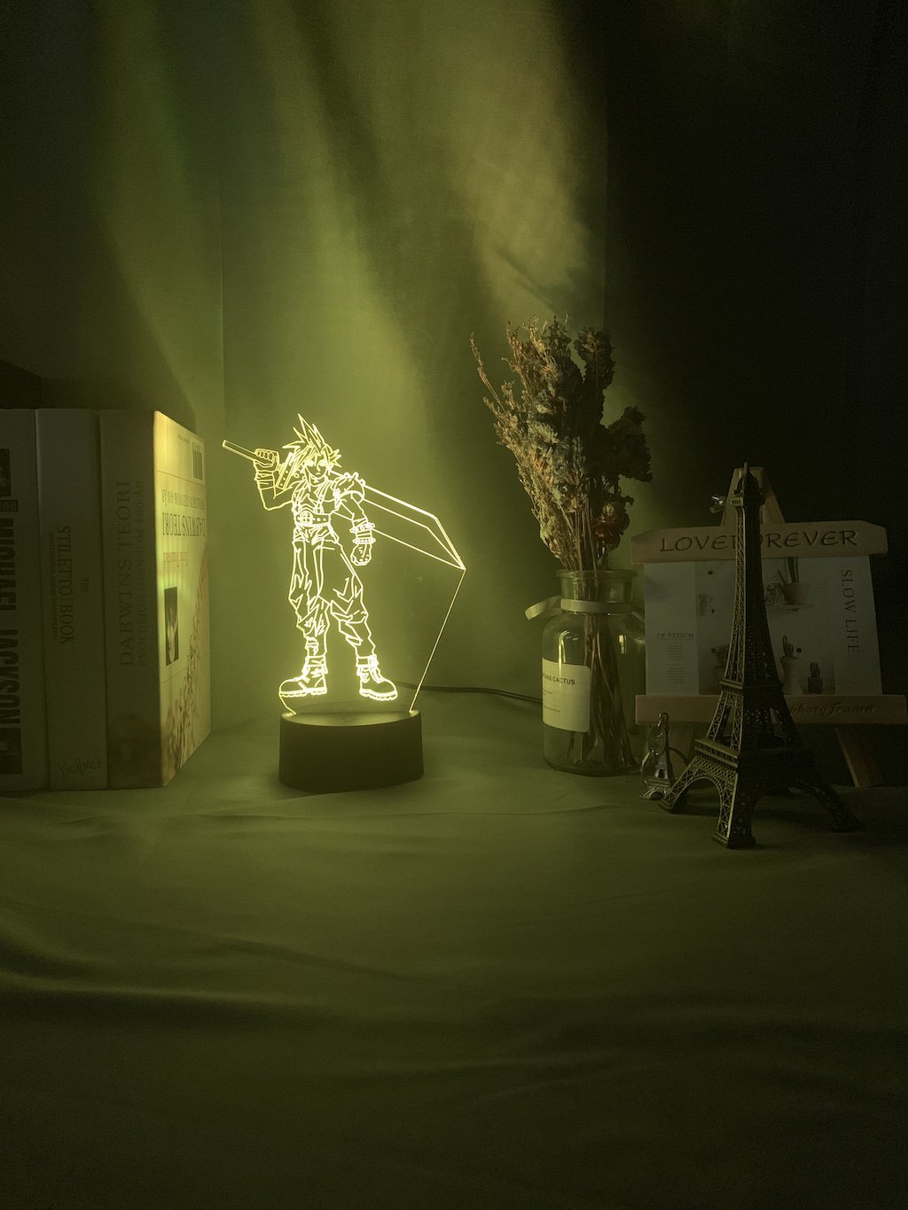 Final Fantasy Strife Figure LED Table Lamp