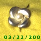 1 x 1" Silver Flower w/Pearl  (R044)