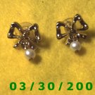 Gold Bow n Pearl Pierced Earrings  (023)
