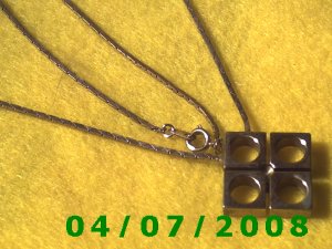 Gold Necklace w/Charm    E5044