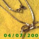 Gold Necklace w/Bow    E5046