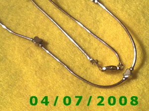 Gold Necklace w/Hearts     E6001