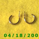 Gold Hoop Pierced Earrings    Q3A010