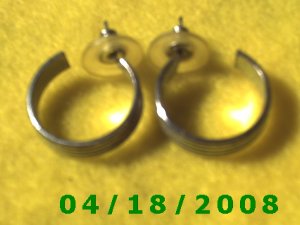 Silver Hoop Pierced Earrings    Q3018