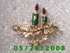 Gold Candles Pin     C001