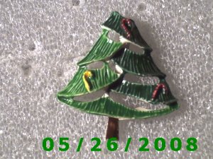 Christmas Tree Pin     C005