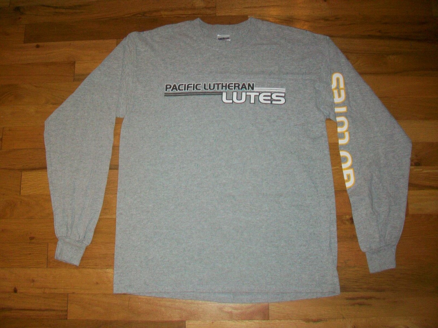 PLU GO LUTES PACIFIC LUTHERAN COLLEGE t shirt M football basketball 04282019